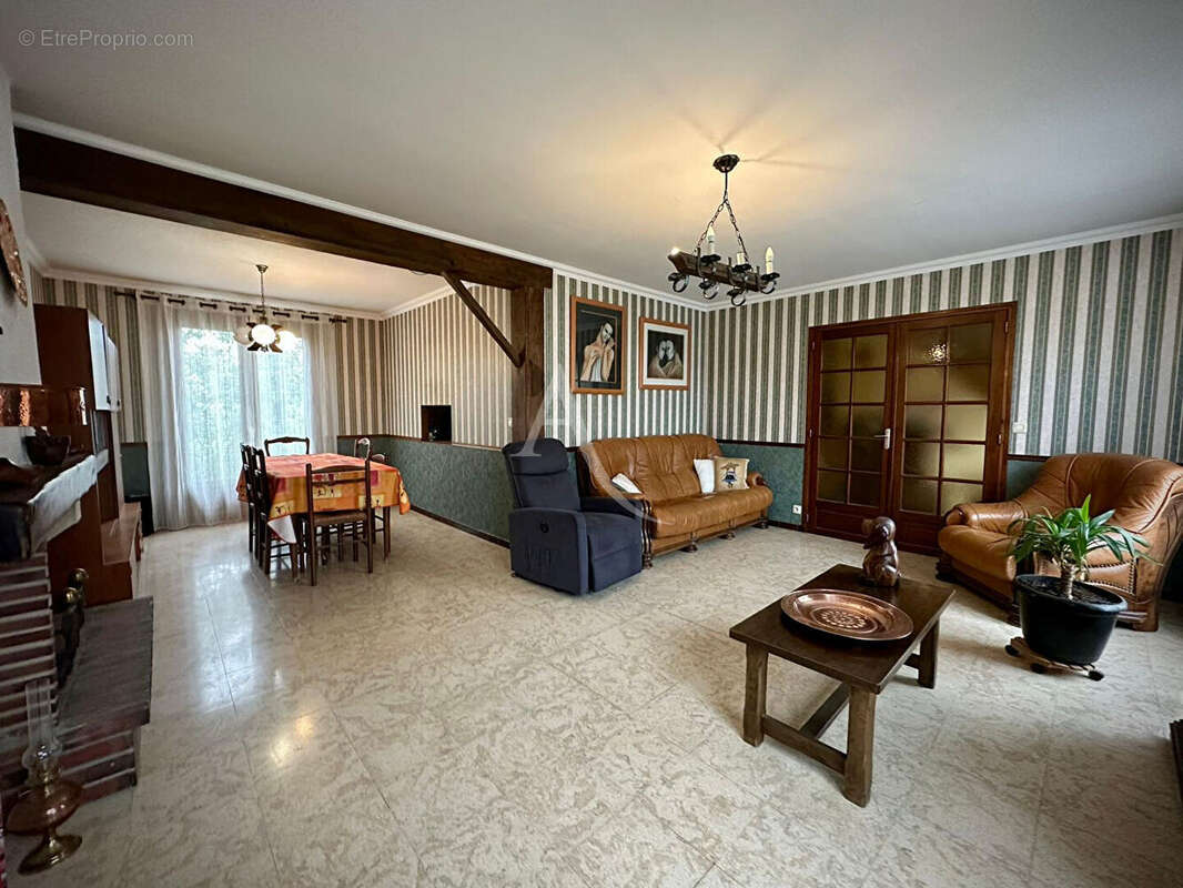 Maison à MAINVILLIERS