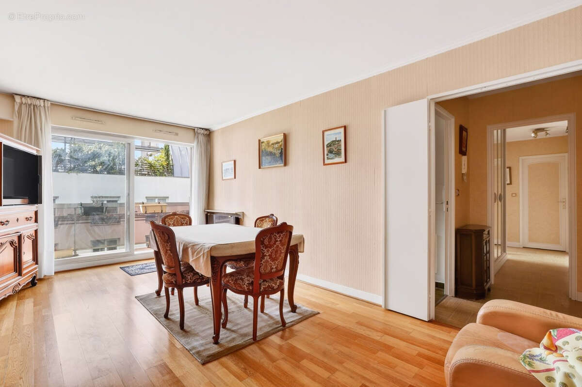Appartement à PARIS-20E