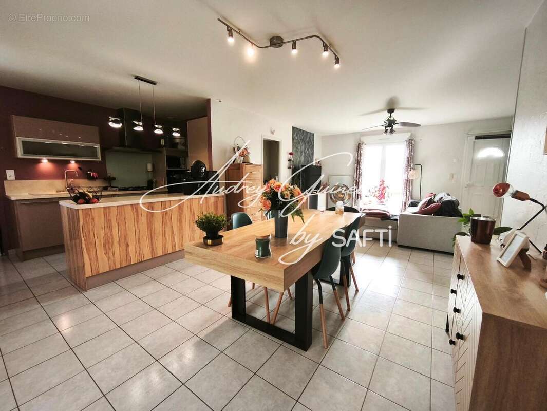 Photo 3 - Maison à NEUVILLE-DE-POITOU