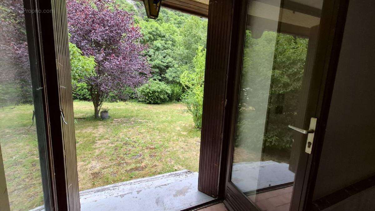 Maison 145 m² à Livet-Et-Gavet  - photo 3