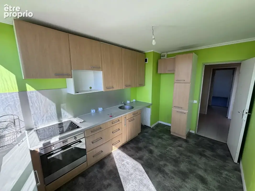 5 pieces 92m2 - a renover avec cave & parking - photo 4