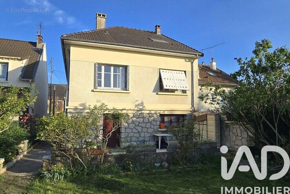 Photo 2 - Maison à GRETZ-ARMAINVILLIERS