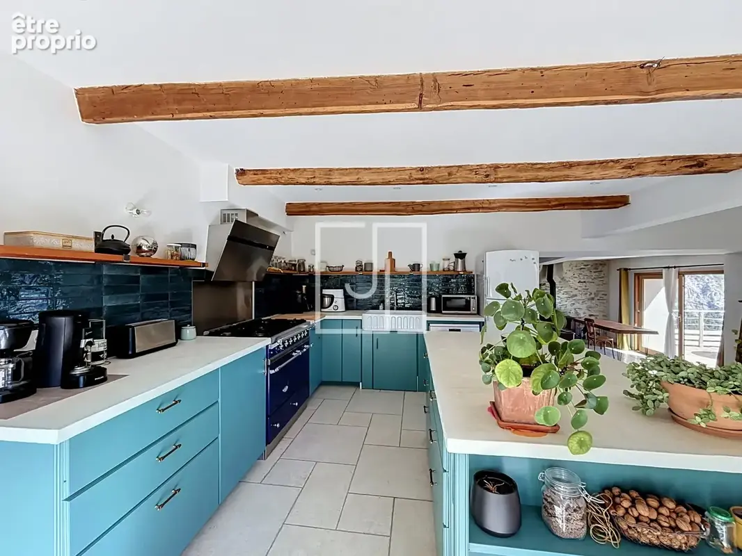 Ancien corps de ferme rénové avec dépendances et 3 400 m2 de terrain - photo 8