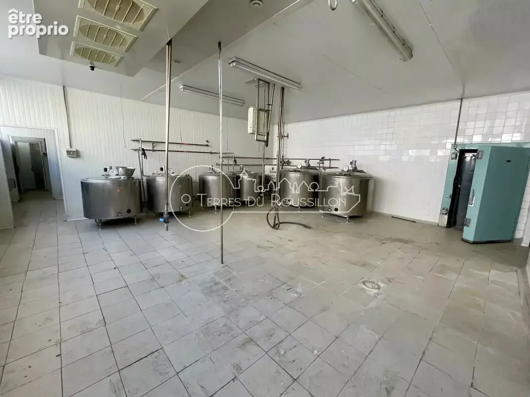 Entrepot spacieux 1531 m2 avec chambres froides polygone nord - photo 2