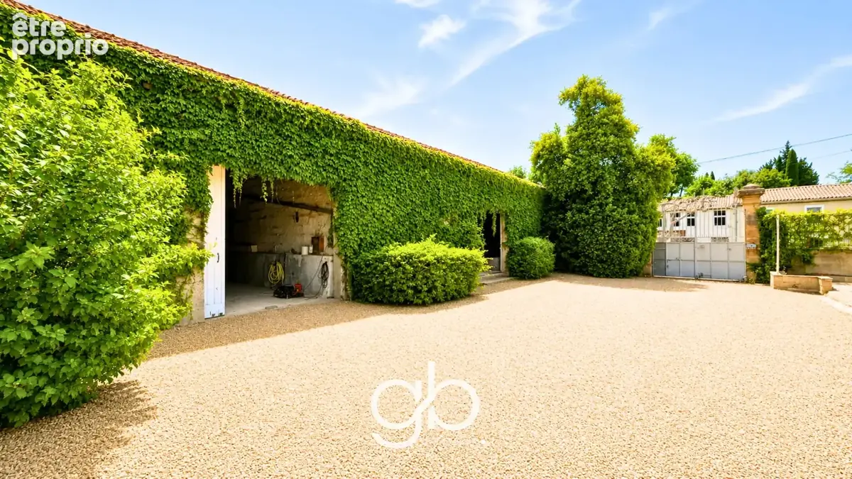 Maison de maître du xviiie siècle avec jardin, dépendances et garages au cœur d'aimargues - photo 5