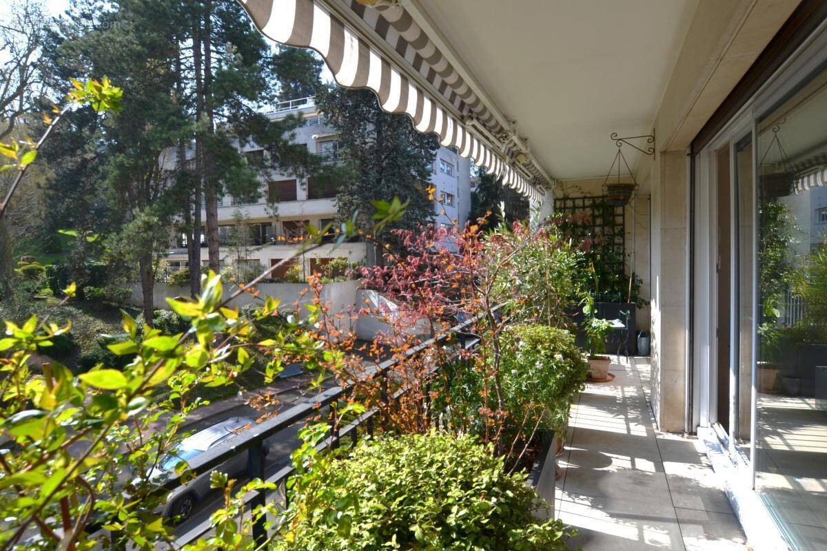 Appartement à VILLE-D'AVRAY