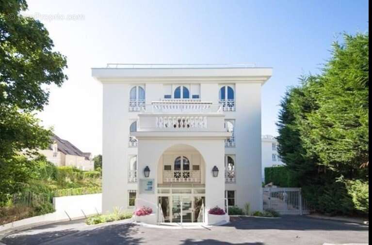 Appartement à GARCHES