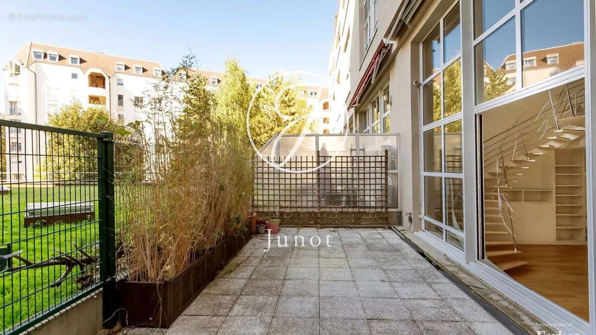 Appartement à PARIS-19E