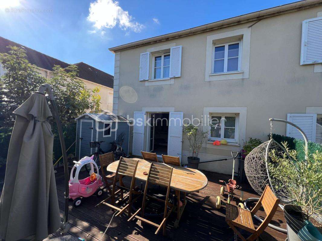 Maison à GRETZ-ARMAINVILLIERS