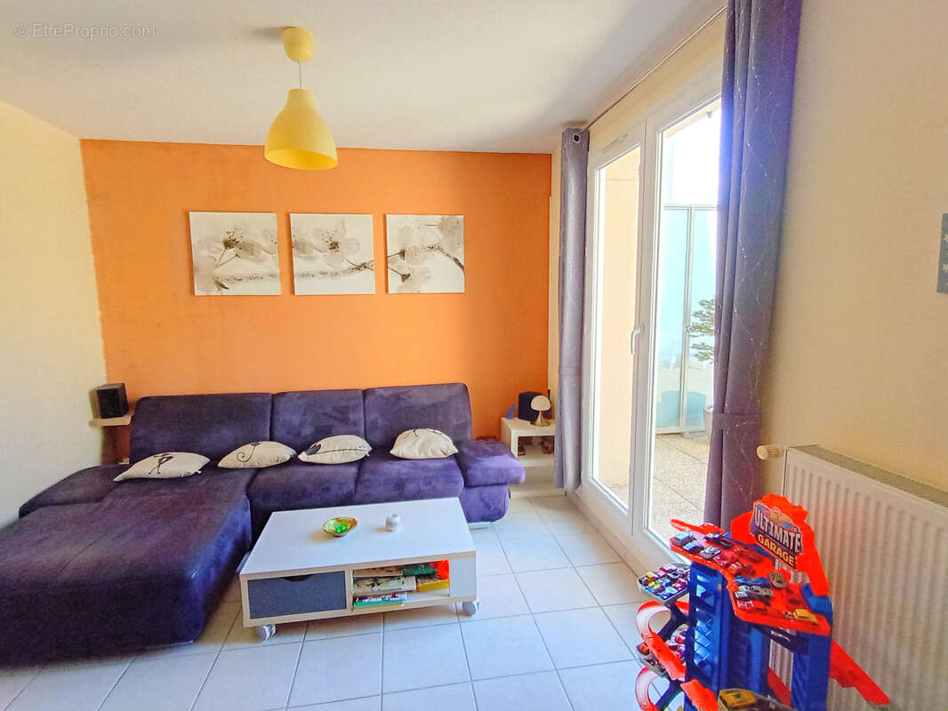 Appartement à ROCHE-LA-MOLIERE