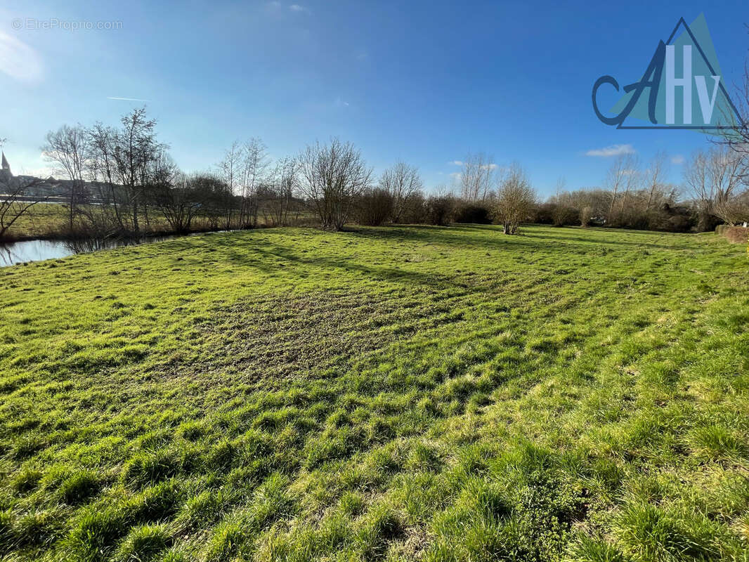 Terrain à BRAY-SUR-SEINE