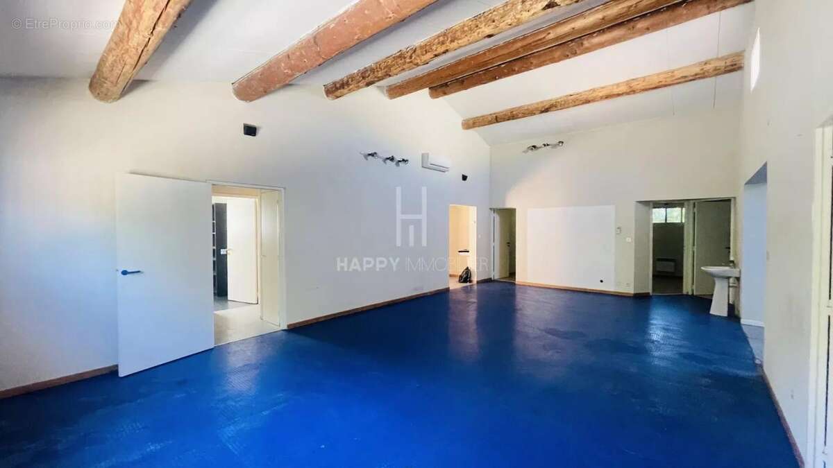Maison à MOURIES