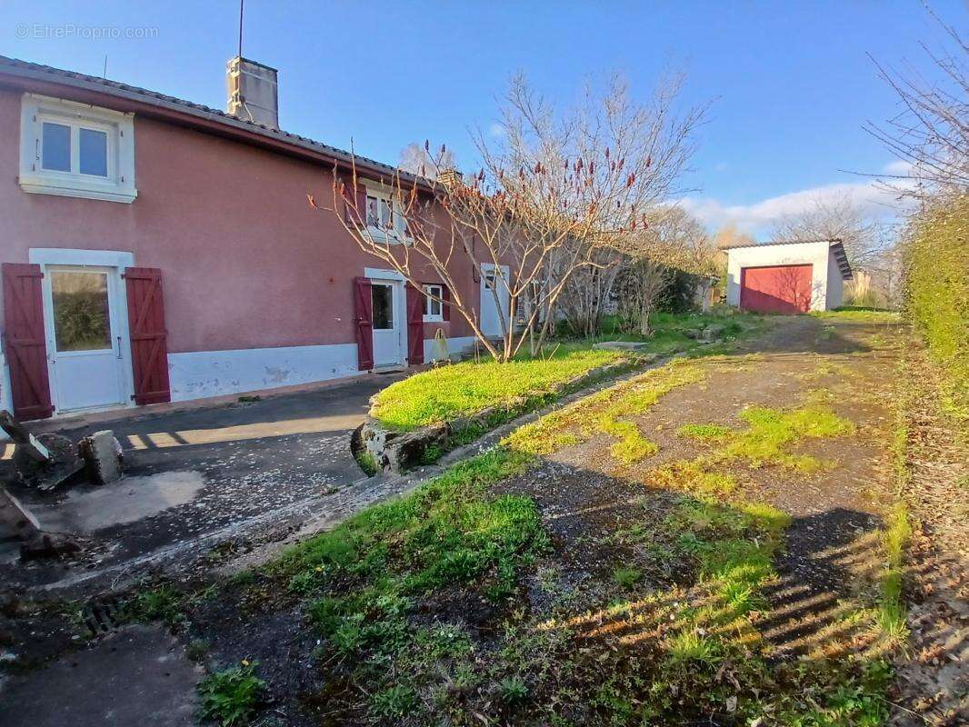 Maison à ROUMAZIERES-LOUBERT