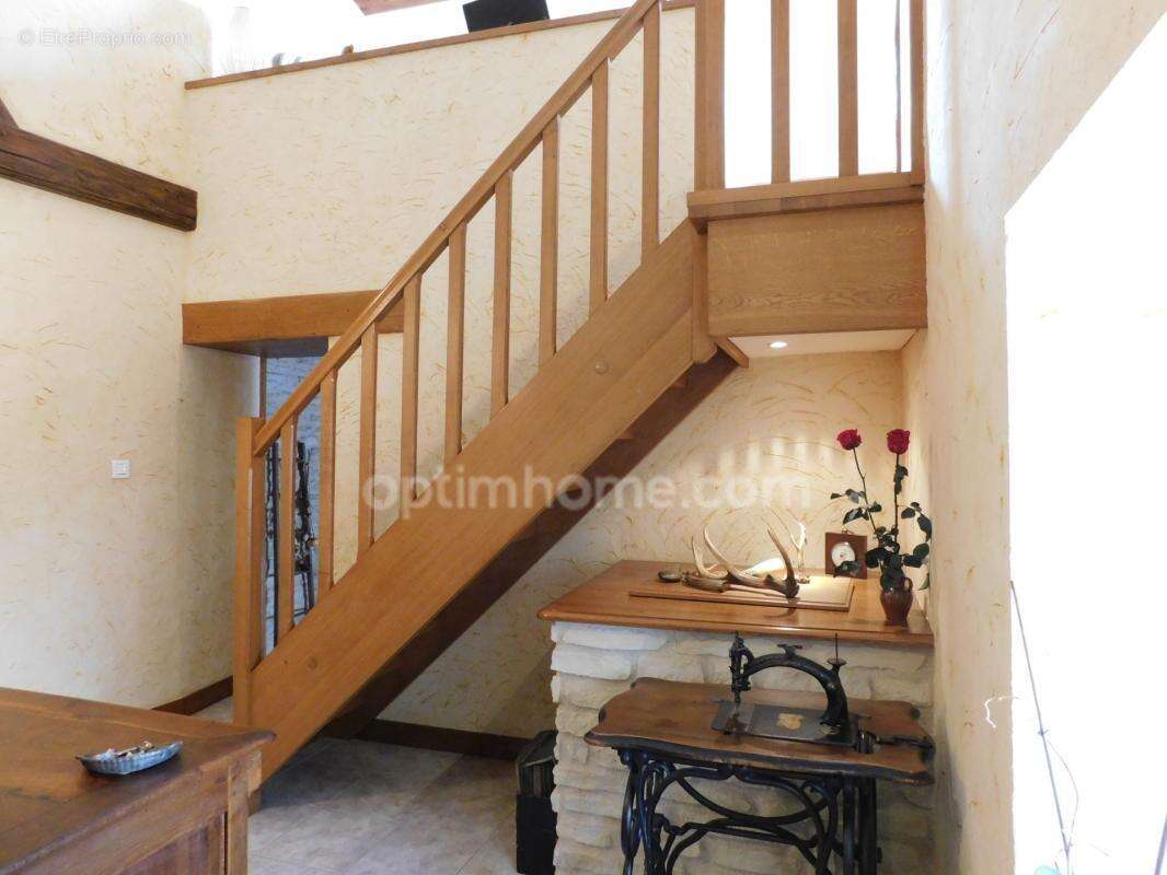Is-sur-tille - maison atypique - 6 pièces - 3 chambres - 110 m² habitables - photo 8