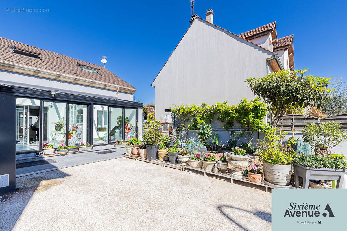 Maison à SAVIGNY-SUR-ORGE