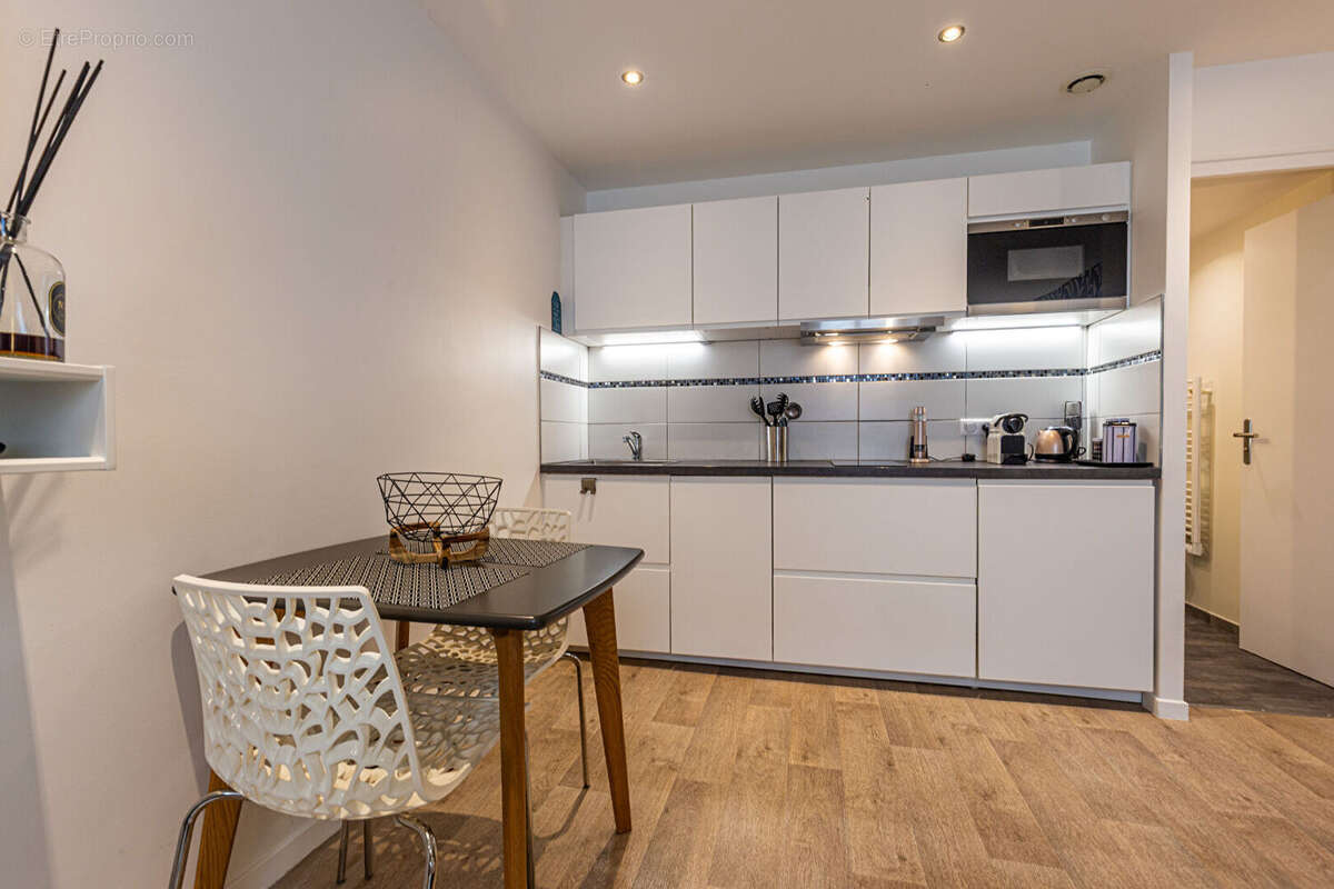 Agence immobiliere laforet - exclusivite - "emilia" -  annecy - hyper centre-ville - studio de 28,41m2 entierement renove - dpe  - photo 5
