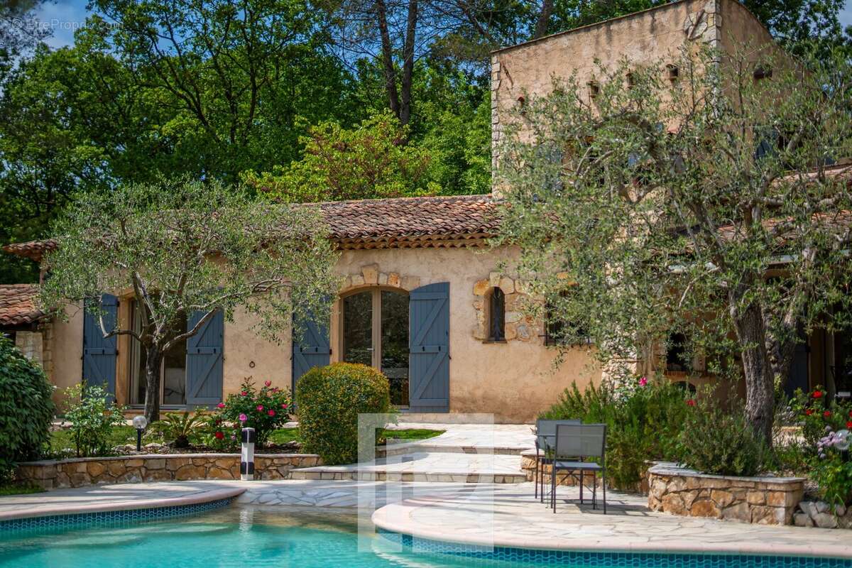 Maison à MOUGINS
