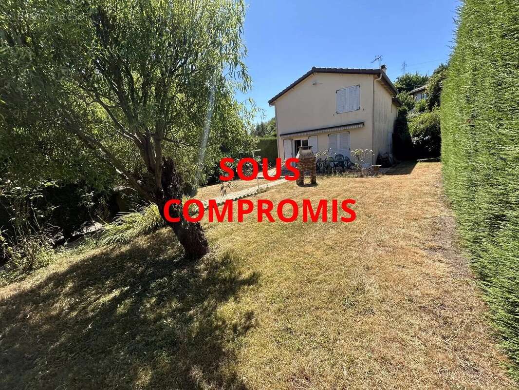 Maison à SAINT-JEAN-BONNEFONDS