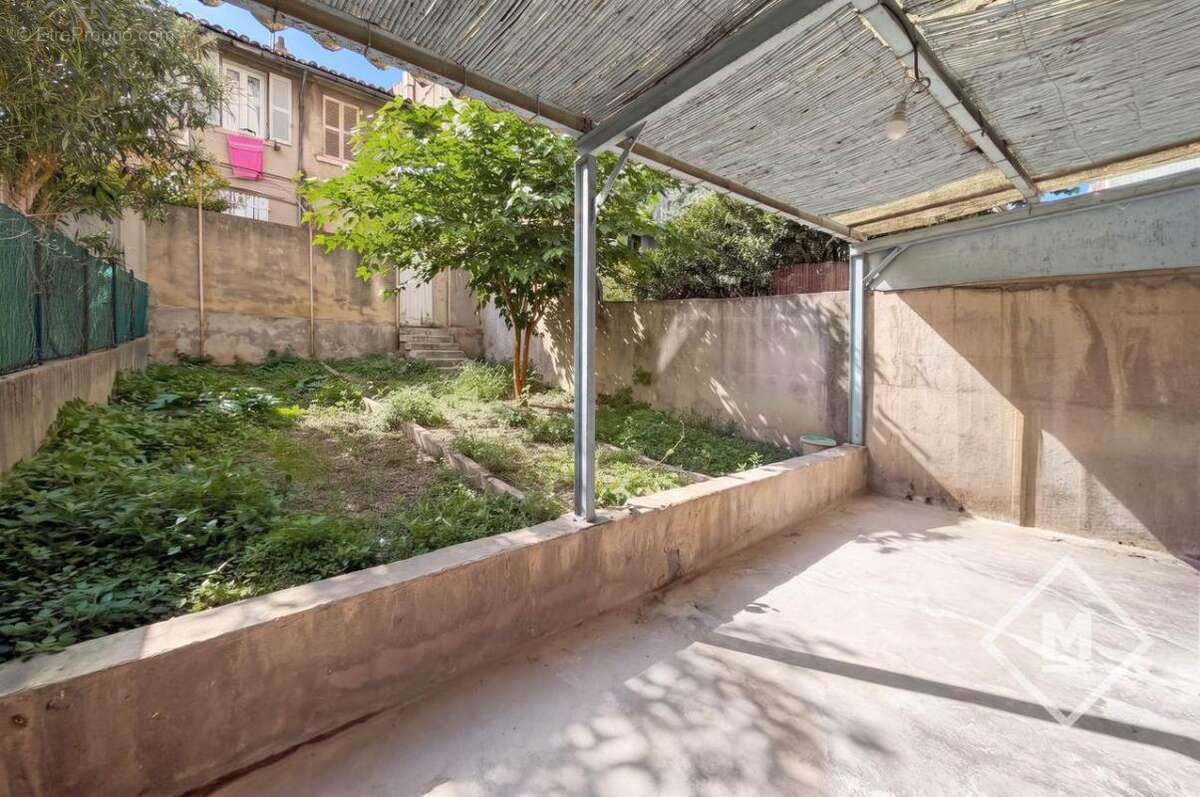 Appartement à MARSEILLE-4E