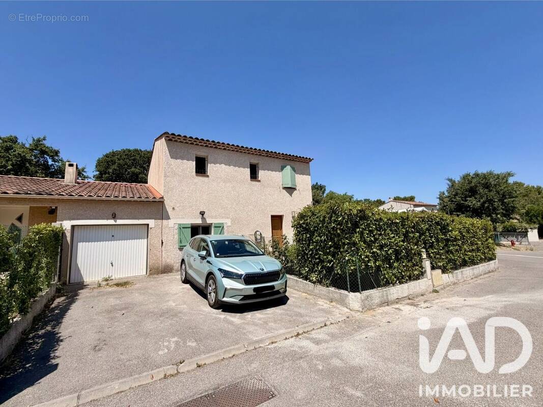 Photo 1 - Maison à LA ROQUE-D'ANTHERON