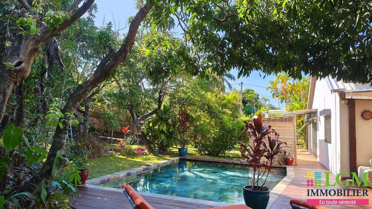 Maison à LA PLAINE-DES-PALMISTES