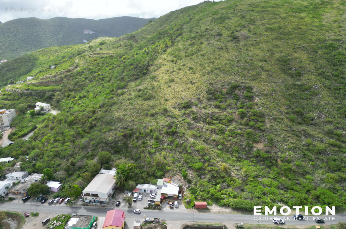 Terrain à SAINT-MARTIN