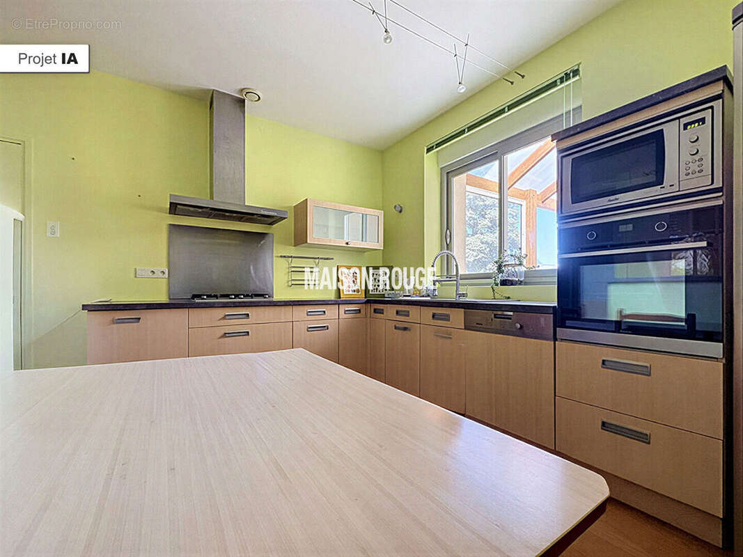 Maison en pierre rénovée avec gîte indépendant à vendre à Binic dans un environnement calme proche du centre - photo 10