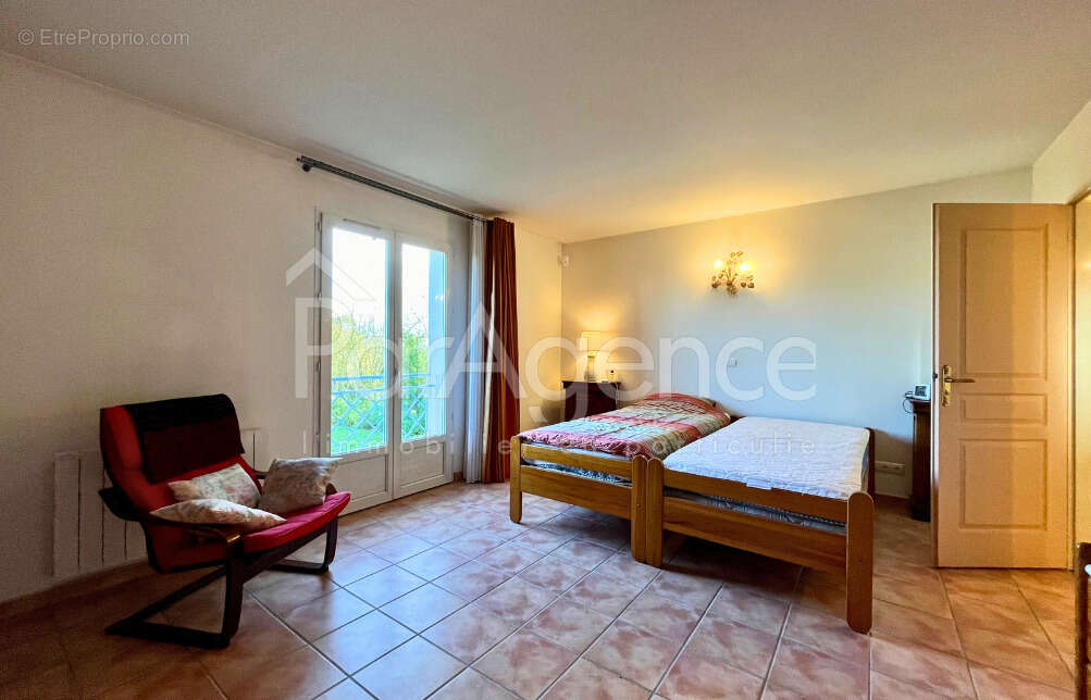 Maison à VAUX-SUR-MER