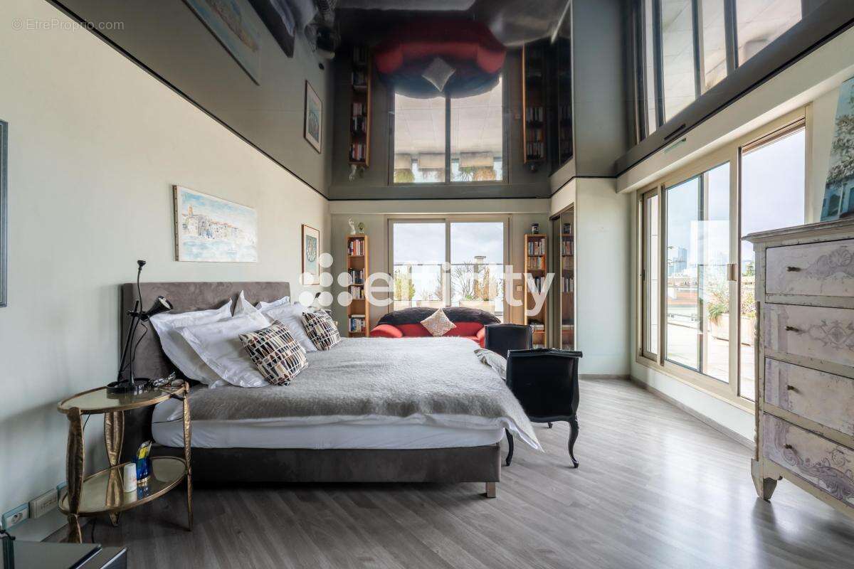 Appartement à LEVALLOIS-PERRET