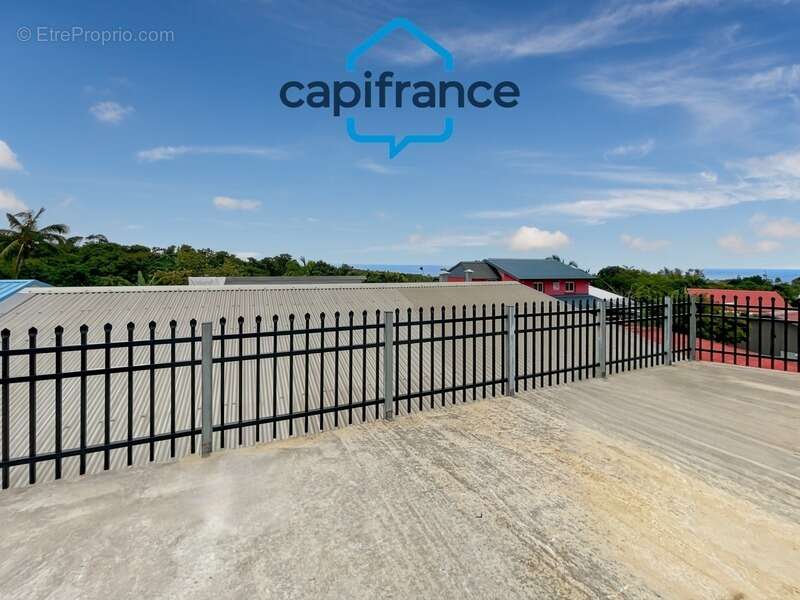 Commerce à SAINTE-ROSE