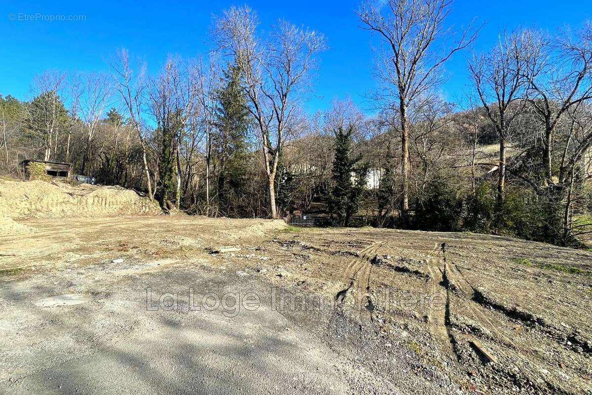 Terrain à CHATEAUVIEUX