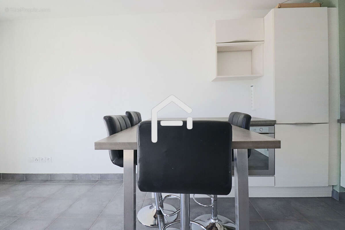 Appartement à CHATEAUNEUF-LES-MARTIGUES