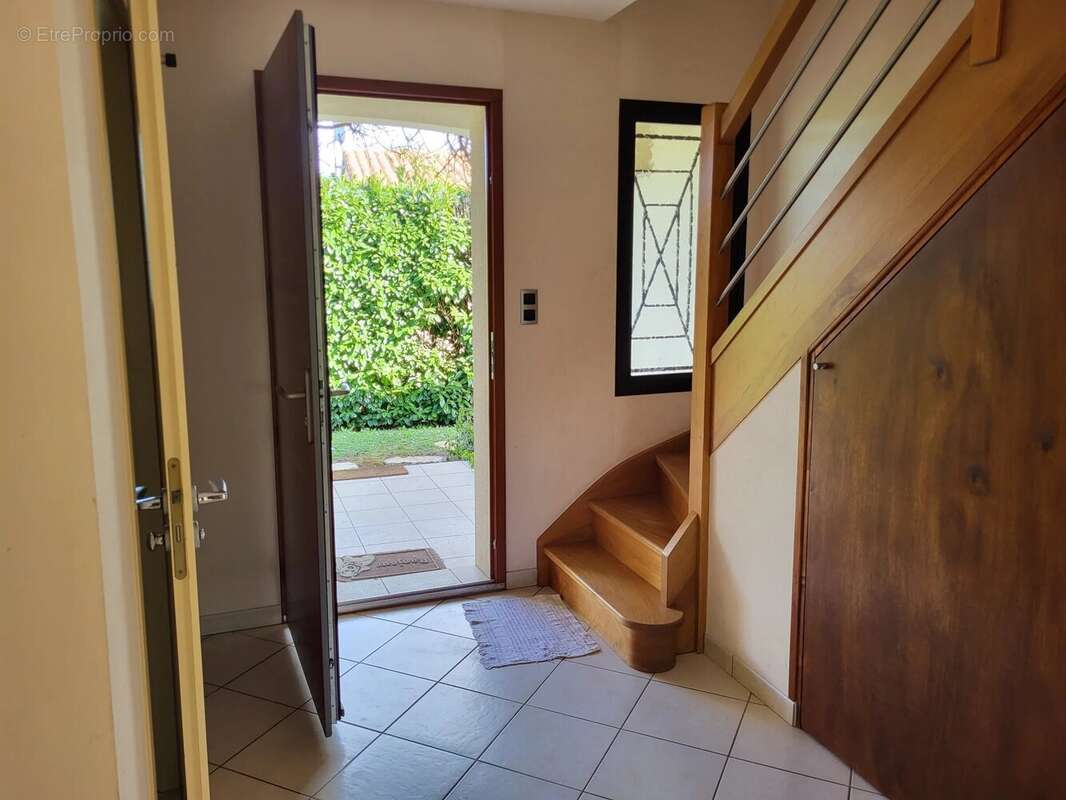 Maison impeccable de cinq chambres  et économe en énergie - photo 10