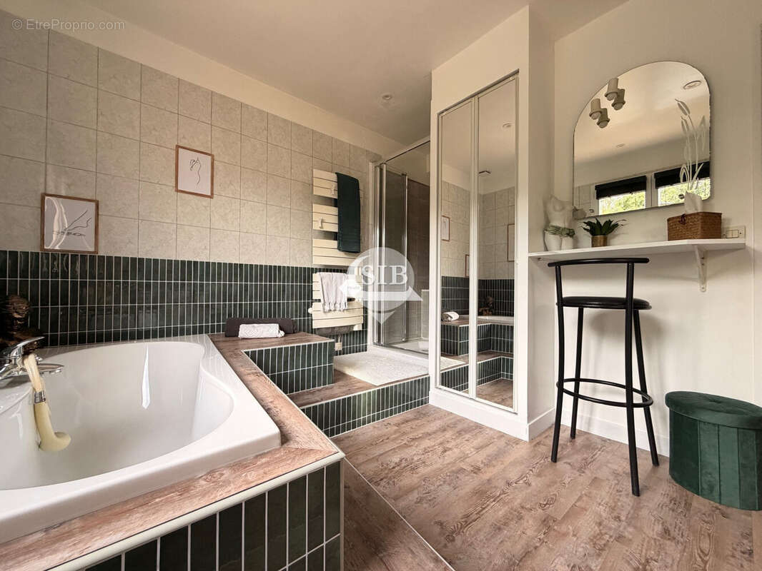 Maison à LA VILLE-DU-BOIS