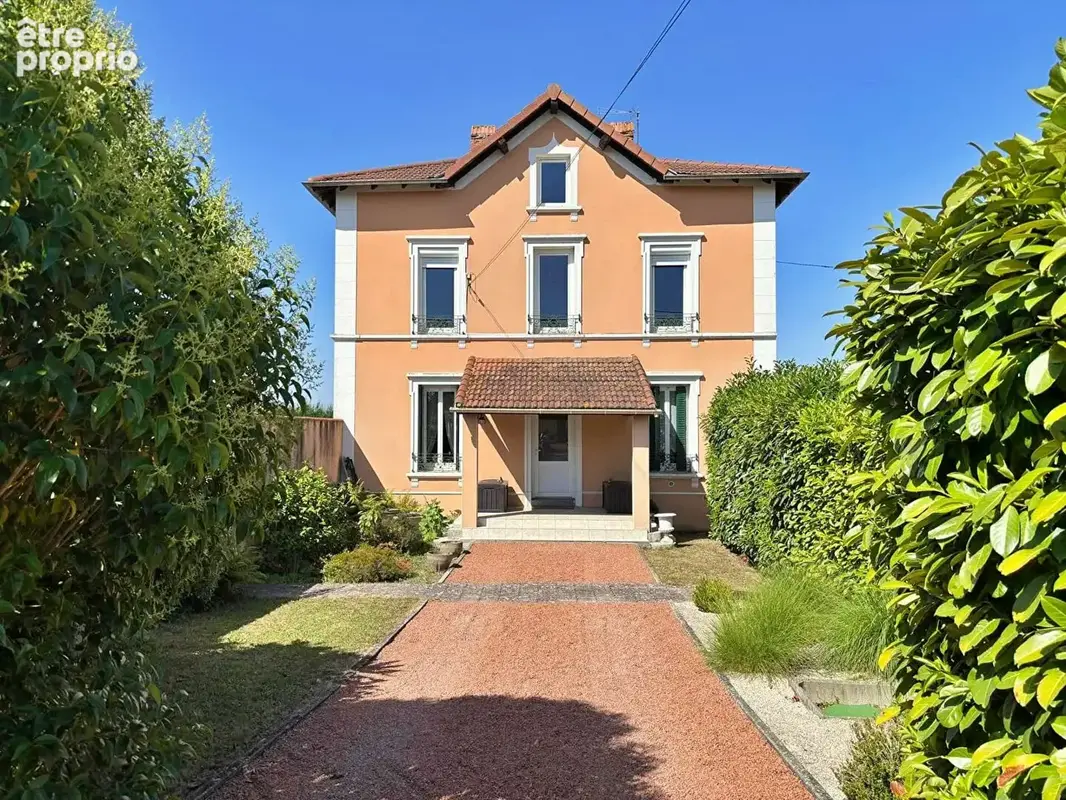 Maison 8 pieces 170 m² saint-jodard - photo 17