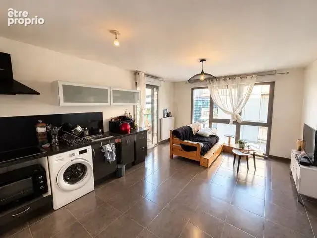 À VENDRE – Appartement 44 m² avec grand balcon et garage – Secteur Châteaucreux - photo 2