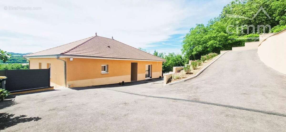  À VENDRE – Superbe propriété avec deux appartements spacieux et prestations haut de gamme - photo 3