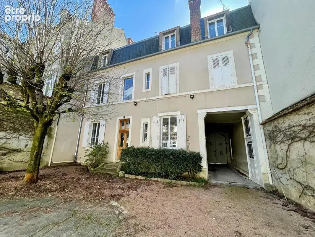 Immeuble de rapport - nevers centre-ville  - 448 m² avec cour, garages et cave - photo 1