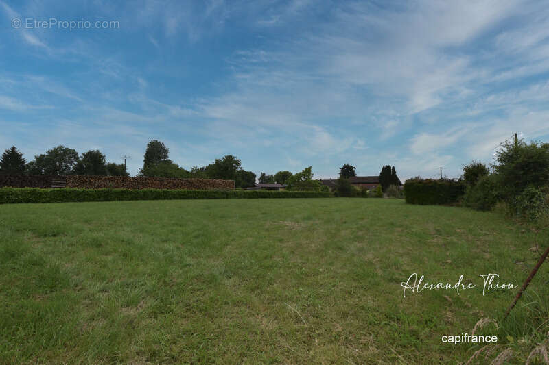 Maison à DOMPIERRE-SUR-VEYLE