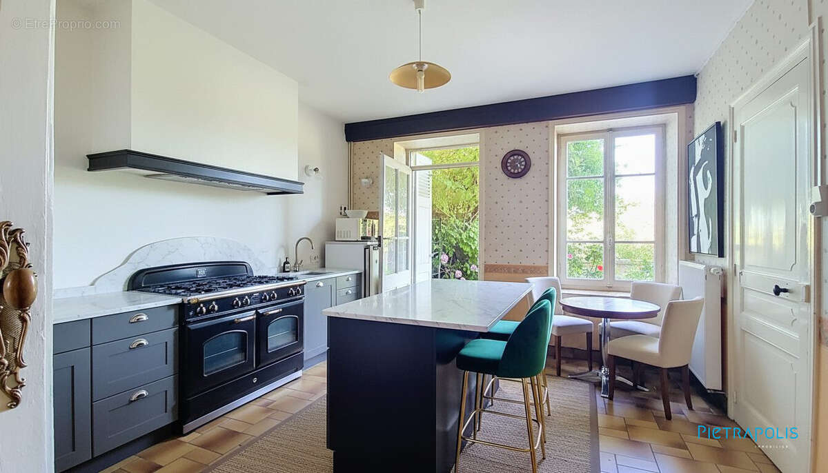 Maison 180 m² à Saint-Jean-De-Bournay  - photo 8
