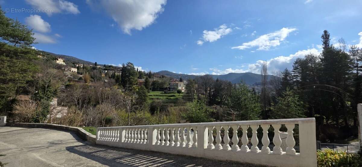Maison à TOURRETTE-LEVENS