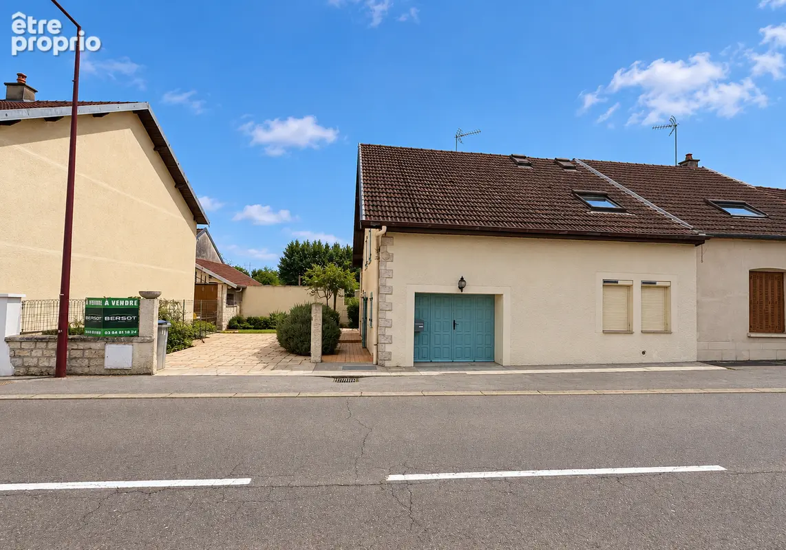 Maison mitoyenne en pierre rénovée avec 3 chambres et Garage - photo 21