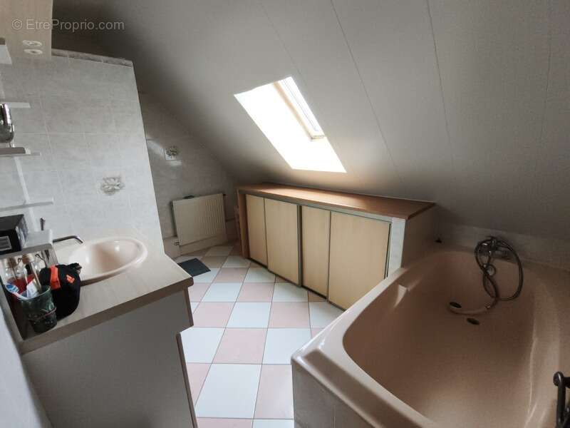 Maison à MILLY-SUR-THERAIN