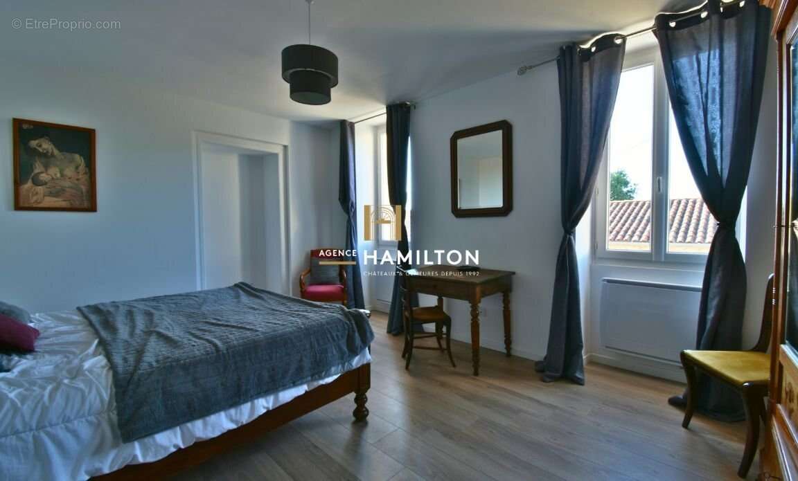 Maison à VILLENEUVE-SUR-VERE