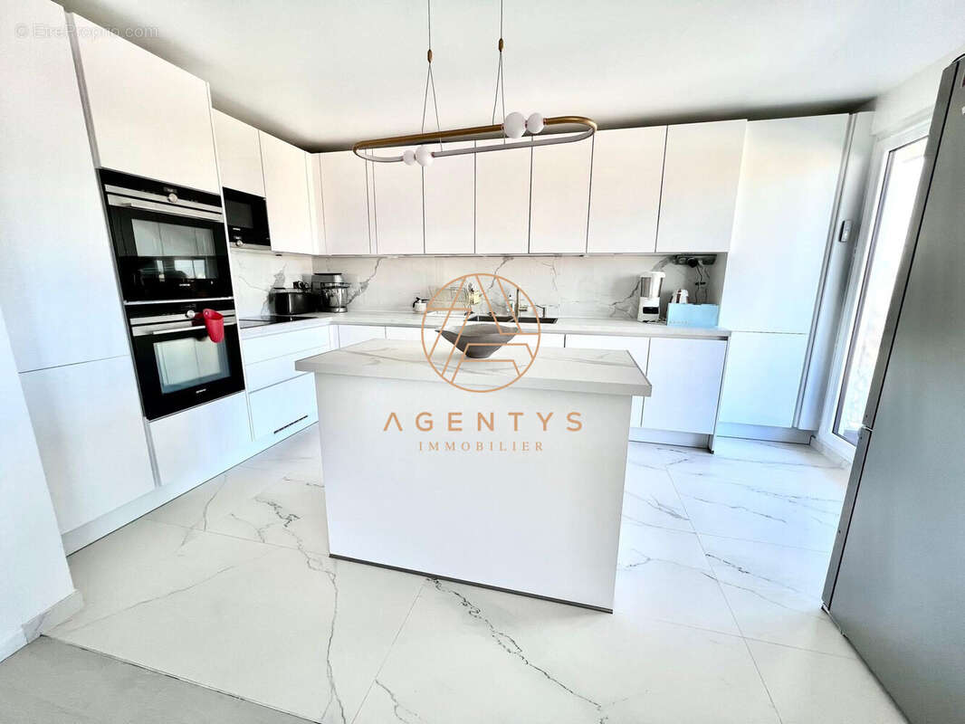 Appartement à SAINT-MAUR-DES-FOSSES
