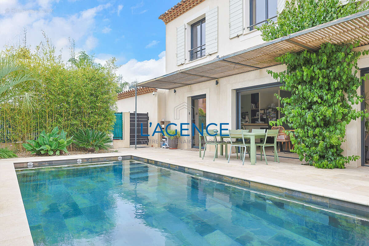 Maison à HYERES