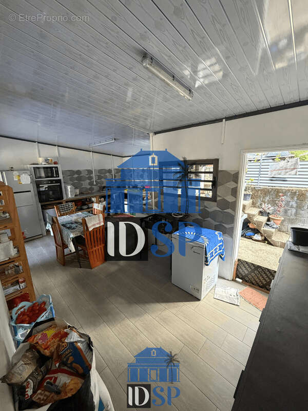 Maison de 95m2 sur terrain de 187m2- SAINT JOSEPH - photo 5