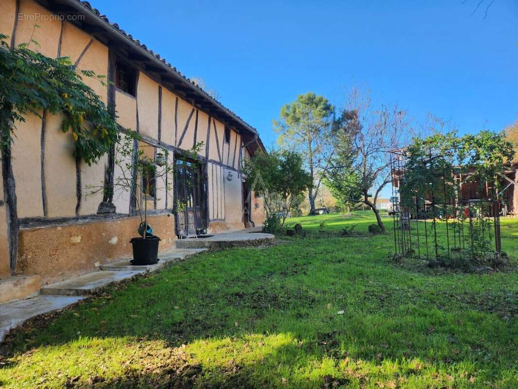 Disponible a la vente ancien corps de ferme d'exception avec gîte indépendant - photo 6