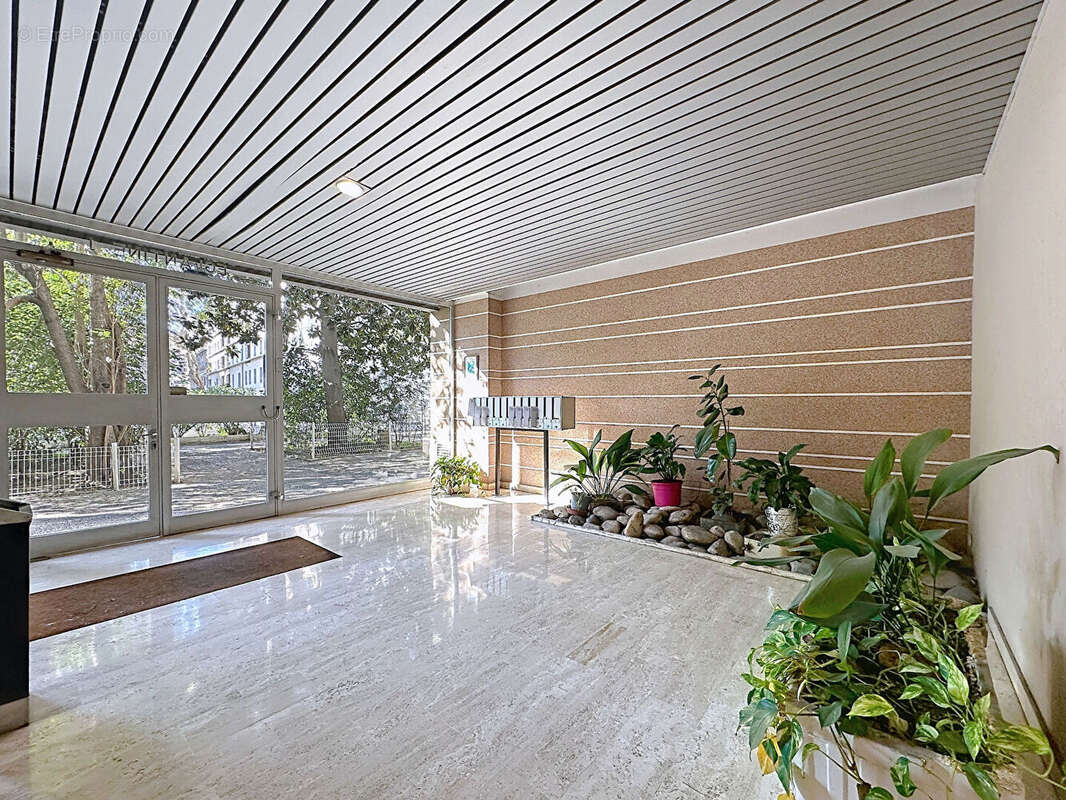 Appartement à MARSEILLE-4E
