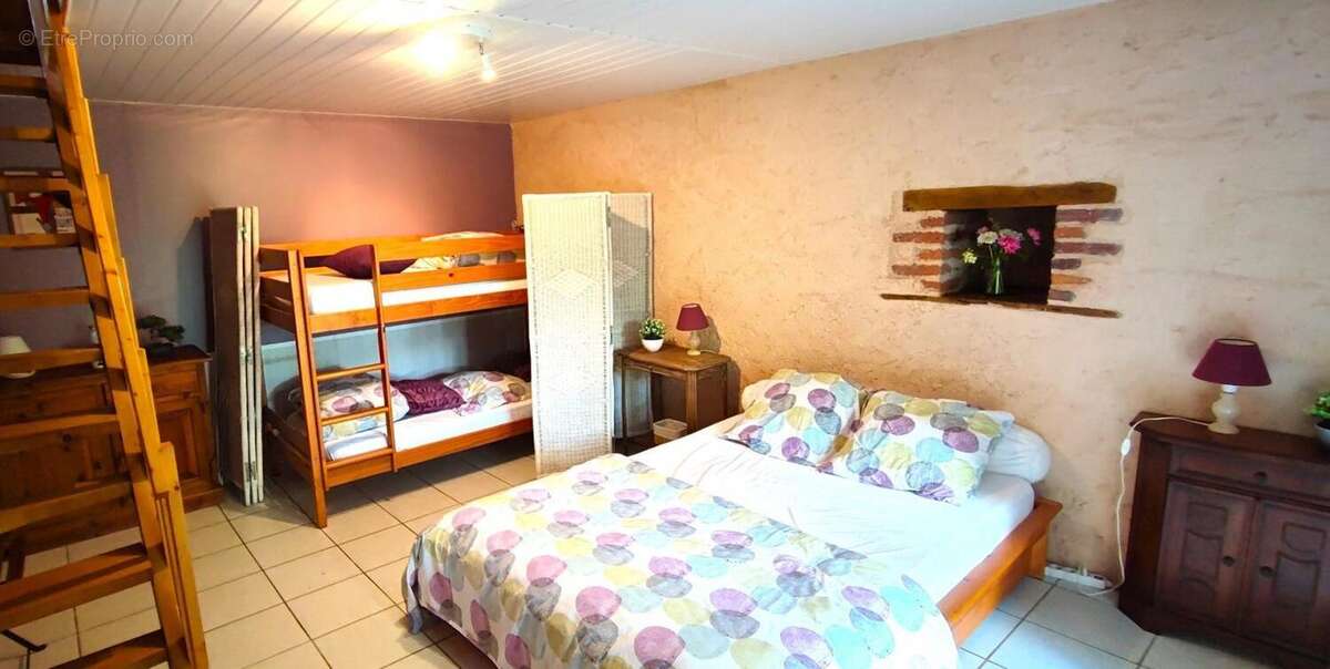 Maison à LIVINHAC-LE-HAUT